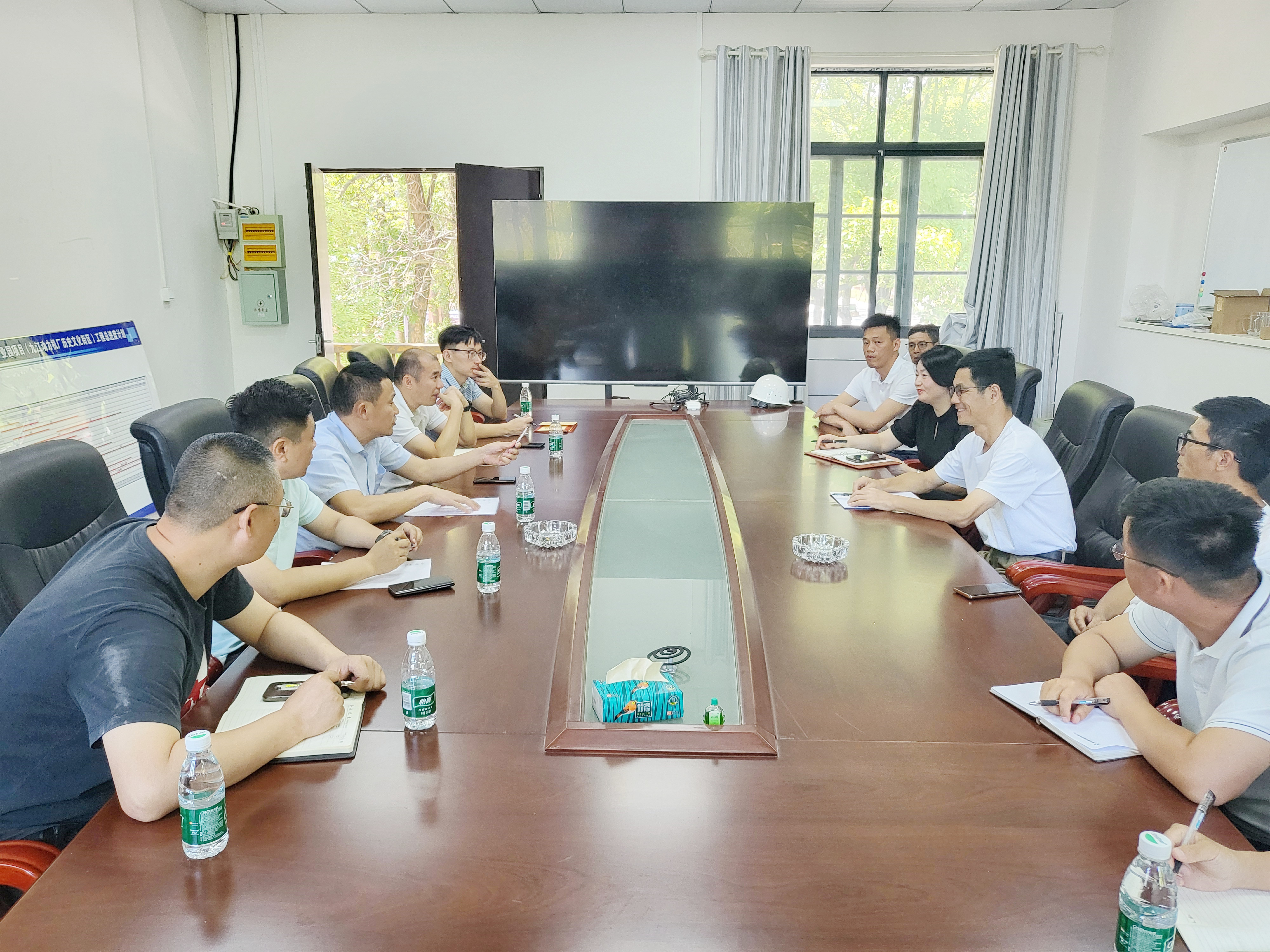 市國(guó)控集團(tuán)黨委副書(shū)記、總經(jīng)理項(xiàng)飛主持召開(kāi)九動(dòng)文創(chuàng)園項(xiàng)目建設(shè)推進(jìn)會(huì)